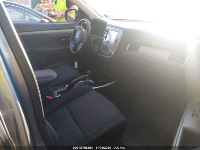 JA4AZ3A38JZ057333 Mitsubishi Outlander Es