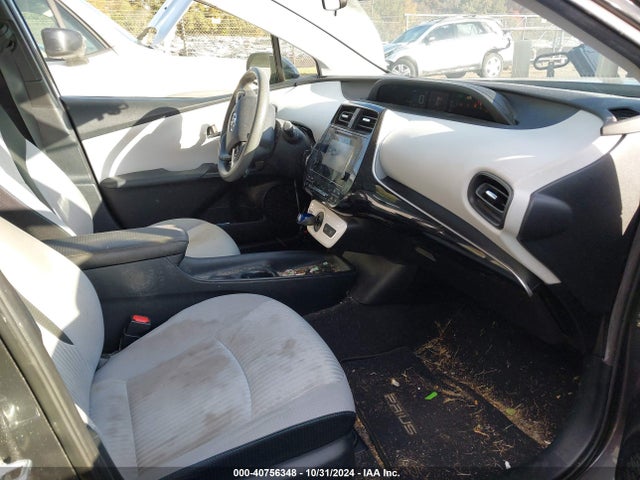 Toyota Prius Two Eco 2016 JTDKARFU0G3004580 Image 5