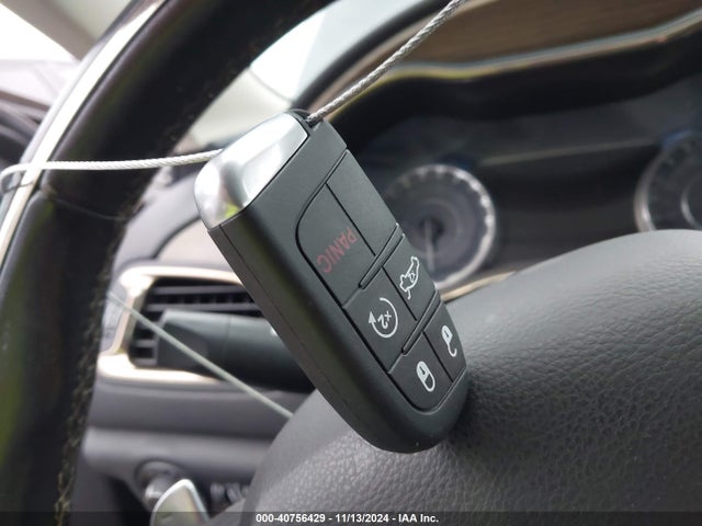 2016 Chrysler 200 C Platinum მანქანა იყიდება აუქციონზე, vin: 1C3CCCCG4GN185007, აუქციონის ნომერი: 40756429