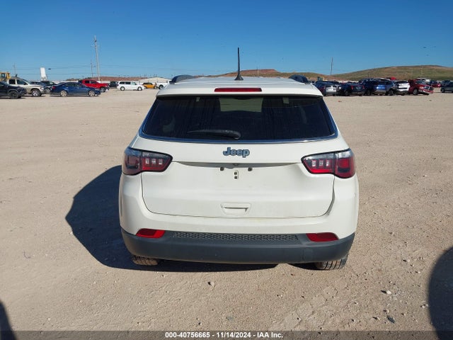 3C4NJCBB1KT699812 Jeep Compass Latitude Fwd
