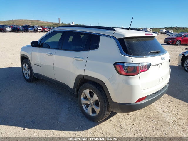 3C4NJCBB1KT699812 Jeep Compass Latitude Fwd