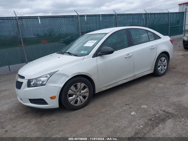 Chevrolet Cruze Ls Auto 2014 1G1PA5SG7E7297634 Image 2