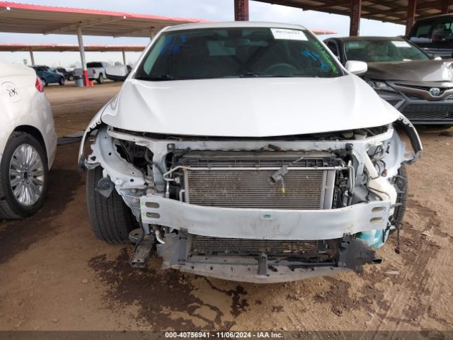 1G1ZD5ST7NF157134 Chevrolet Malibu Fwd Lt