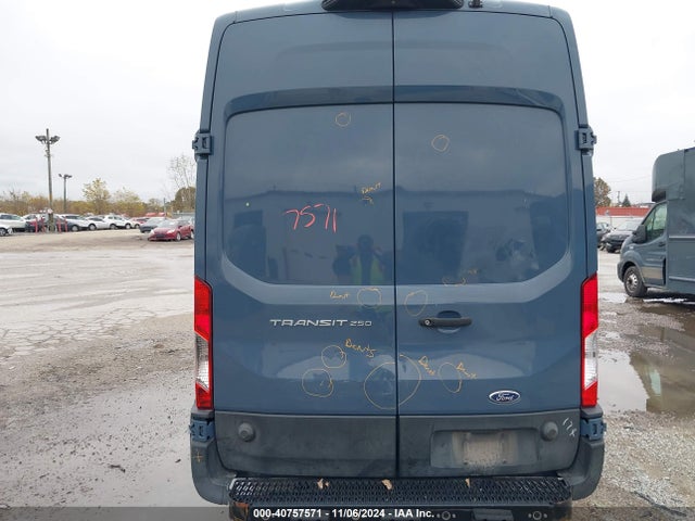 Ford Transit-250 2019 1FTYR3XM3KKB78740 Image 16