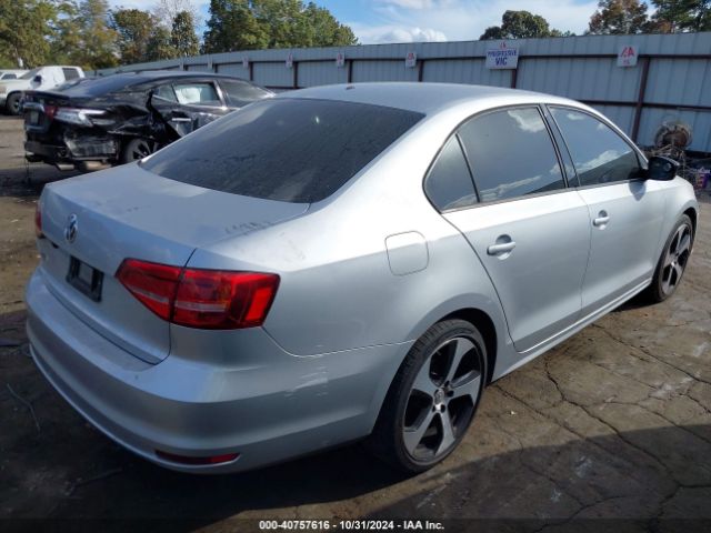 3VW2K7AJ7FM242225 Volkswagen Jetta 2.0l S