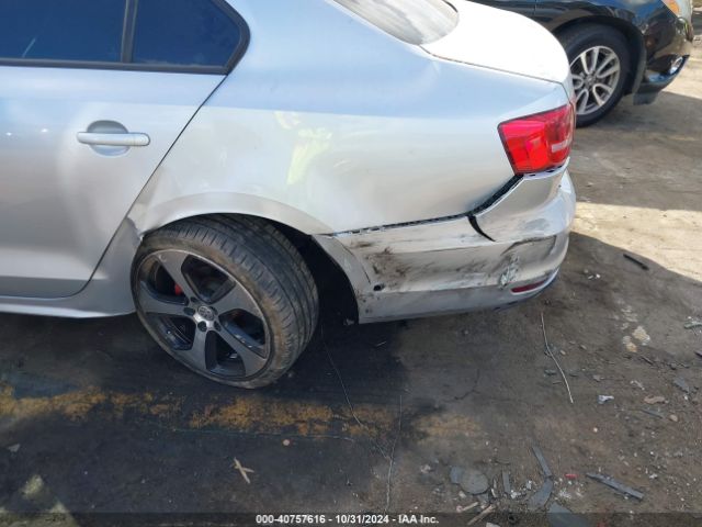 3VW2K7AJ7FM242225 Volkswagen Jetta 2.0l S