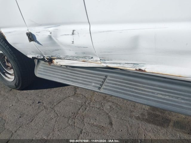 2011 FORD E-350 SUPER DUTY 1FBNE3BL8BDA08718 Photo 5