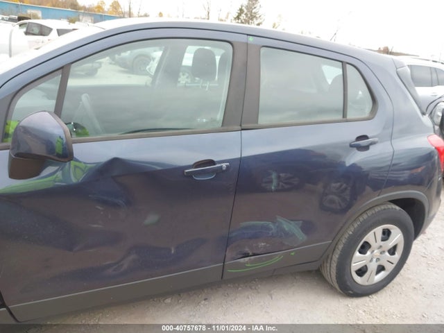 Chevrolet TRAX LS 2018 3GNCJKSB3JL331350 Image 15