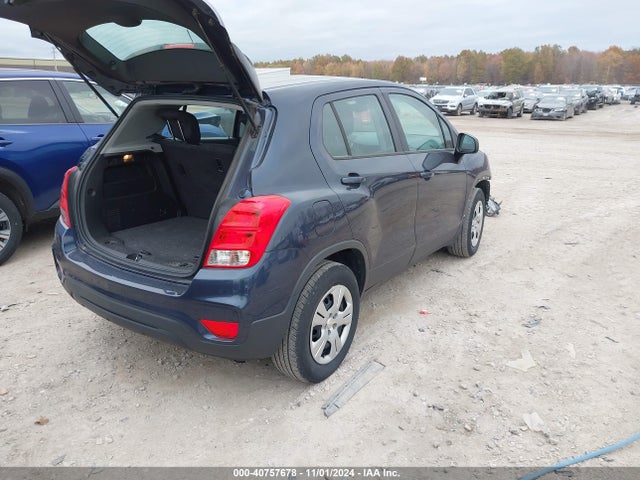 Chevrolet TRAX LS 2018 3GNCJKSB3JL331350 Image 4