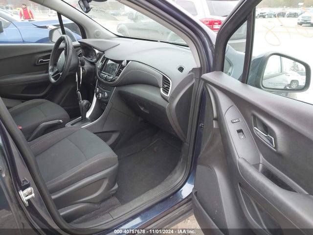 Chevrolet TRAX LS 2018 3GNCJKSB3JL331350 Image 5