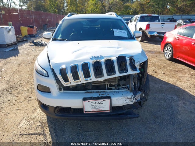 1C4PJLLX8JD511679 Jeep Cherokee Latitude Plus Fwd