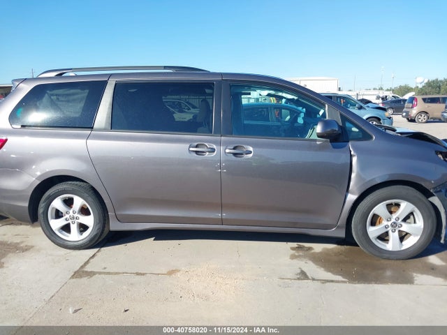 Toyota SIENNA LE 2020 5TDKZ3DC8LS064499 Image 14