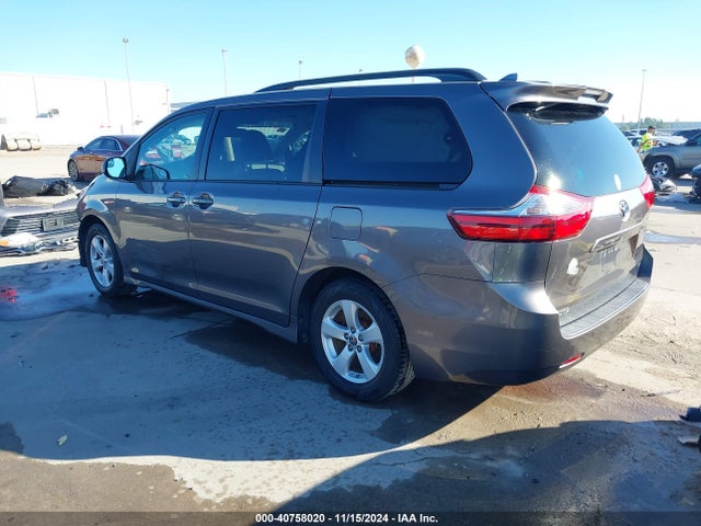 5TDKZ3DC8LS064499 Toyota SIENNA LE