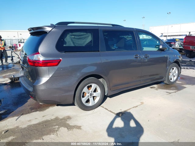 5TDKZ3DC8LS064499 Toyota SIENNA LE