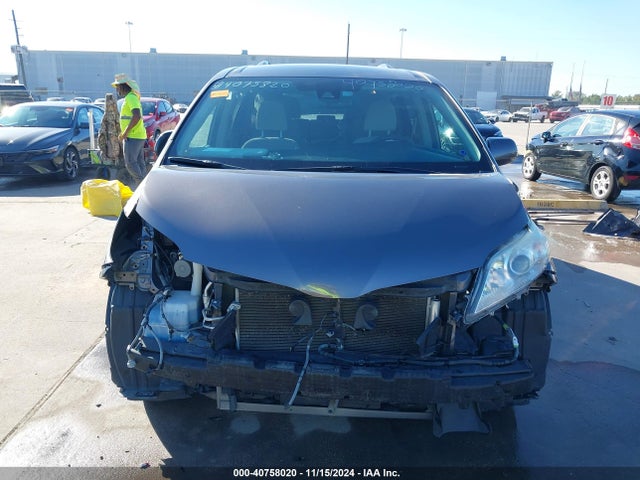 5TDKZ3DC8LS064499 Toyota SIENNA LE