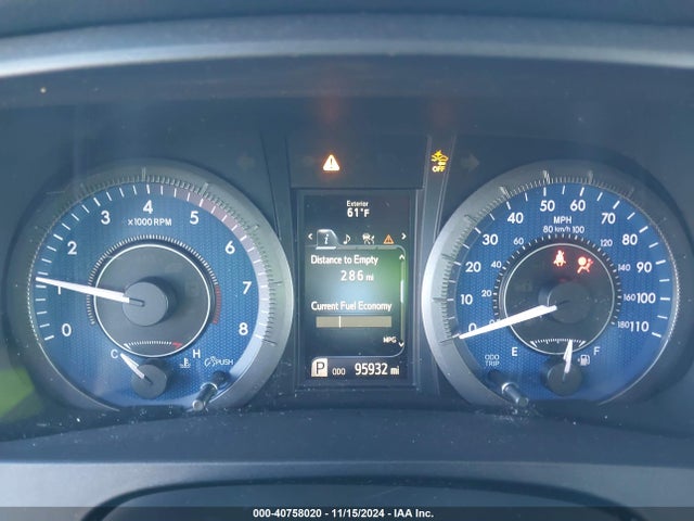5TDKZ3DC8LS064499 Toyota SIENNA LE