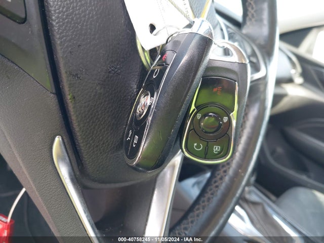 W04GV8SX2J1062286 Buick Regal Tourx Essence
