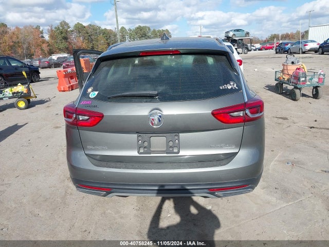 W04GV8SX2J1062286 Buick Regal Tourx Essence