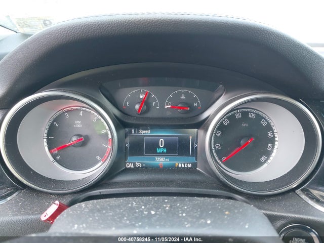 W04GV8SX2J1062286 Buick Regal Tourx Essence