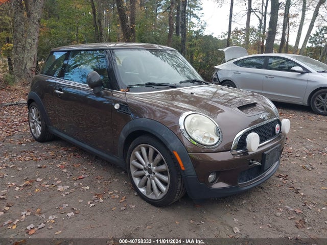 2010 MINI COOPER S WMWMF7C56ATZ73476 Photo 0