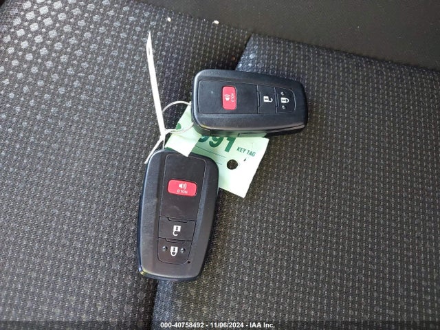 Toyota Prius Le Awd-e 2022 JTDL9MFU5N3034199 Image 11