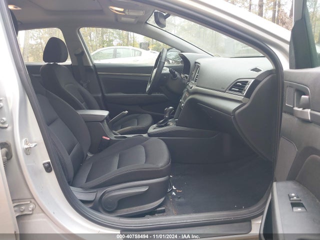Hyundai Elantra Value Edition 2017 5NPD84LF0HH170522 Image 5