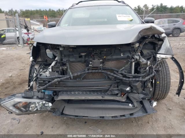 5N1AT2MV9JC752997 Nissan ROGUE SV