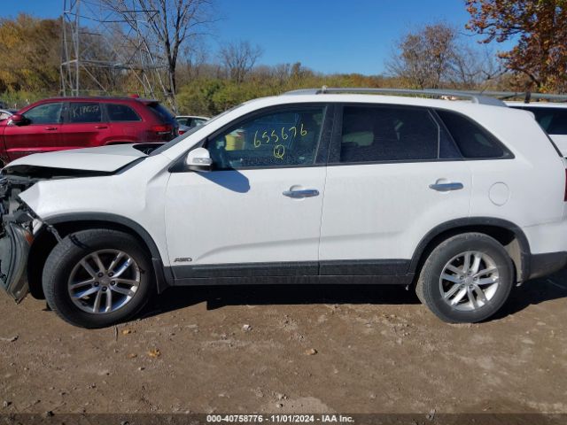 5XYKTDA62FG655676 KIA SORENTO LX