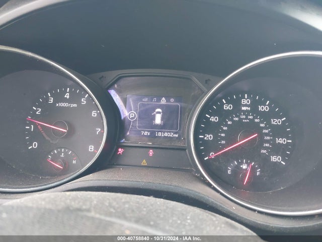 KIA SEDONA LX 2017 KNDMB5C15H6252736 Image 15