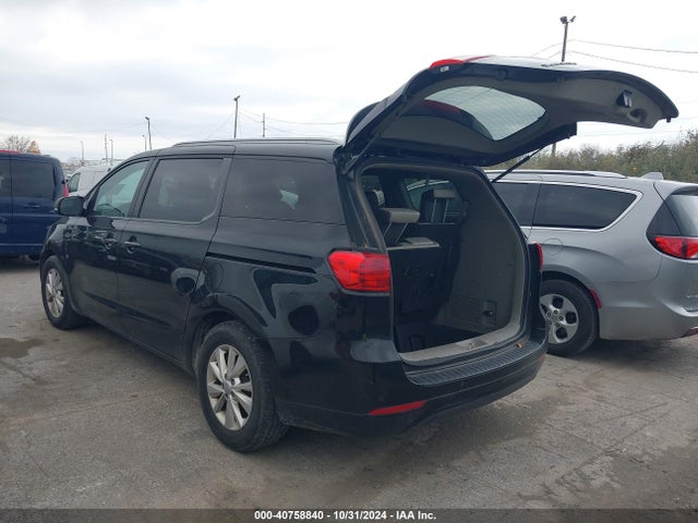 KIA SEDONA LX 2017 KNDMB5C15H6252736 Image 3