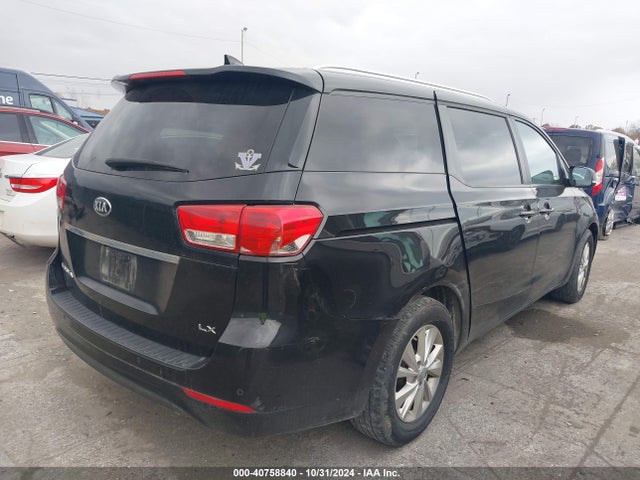 KIA SEDONA LX 2017 KNDMB5C15H6252736 Image 4