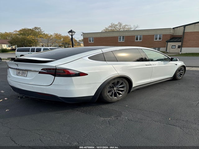 2018 TESLA MODEL X 5YJXCAE23JF111991 Photo 3