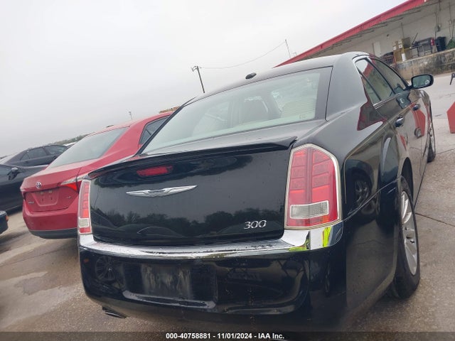 2C3CCAAG5EH243767 Chrysler 300