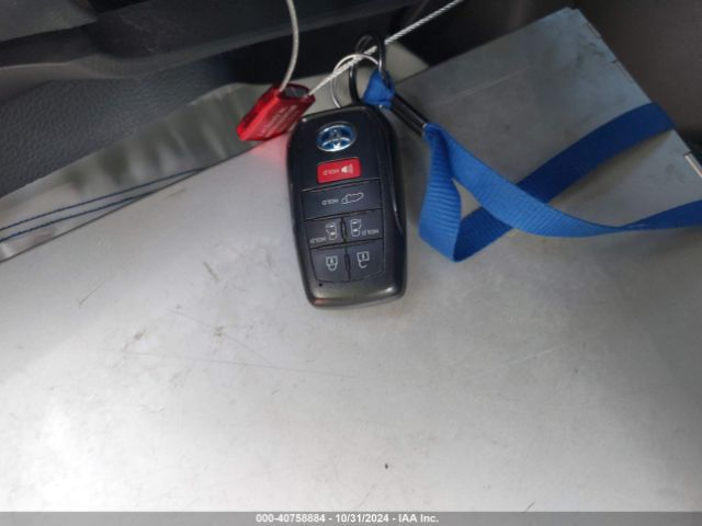 5TDYRKEC4MS010928 Toyota SIENNA XLE