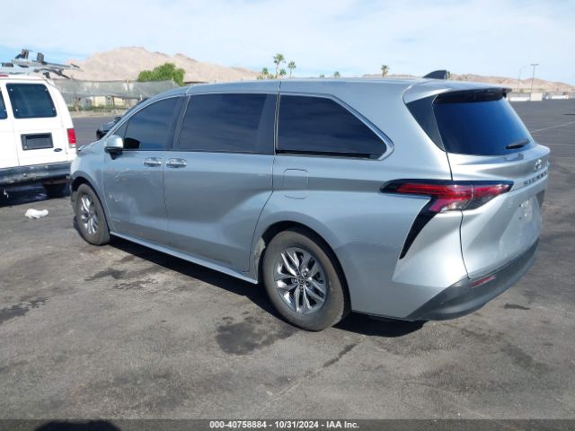 5TDYRKEC4MS010928 Toyota SIENNA XLE