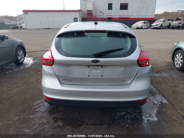 Ford FOCUS SE 2018 1FADP3K25JL324273 Image 16