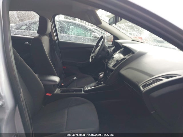Ford FOCUS SE 2018 1FADP3K25JL324273 Image 5