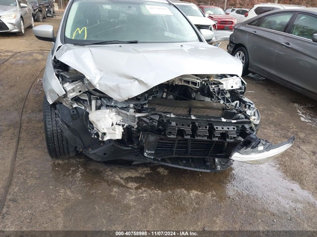 Ford FOCUS SE 2018 1FADP3K25JL324273 Image 6