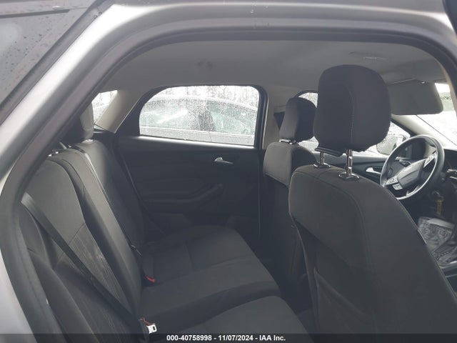 Ford FOCUS SE 2018 1FADP3K25JL324273 Image 8