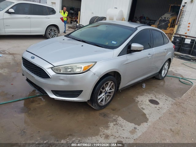 Ford FOCUS SE 2015 1FADP3F29FL230768 Image 2