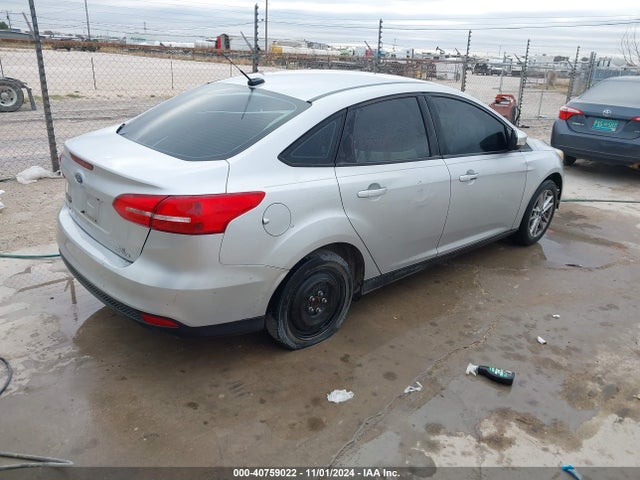 Ford FOCUS SE 2015 1FADP3F29FL230768 Image 4