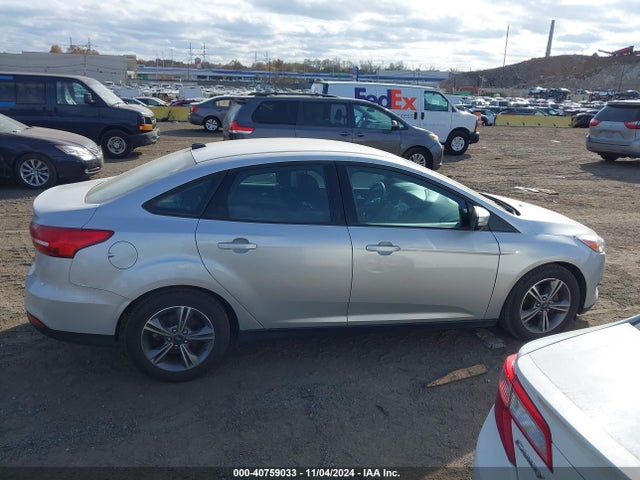 Ford FOCUS SE 2018 1FADP3FE2JL318418 Image 13