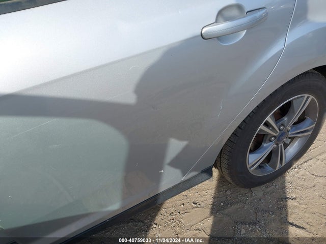 Ford FOCUS SE 2018 1FADP3FE2JL318418 Image 17