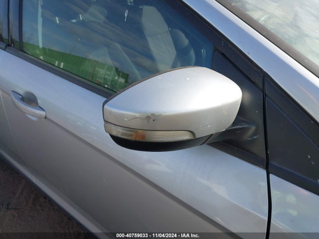 Ford FOCUS SE 2018 1FADP3FE2JL318418 Image 18