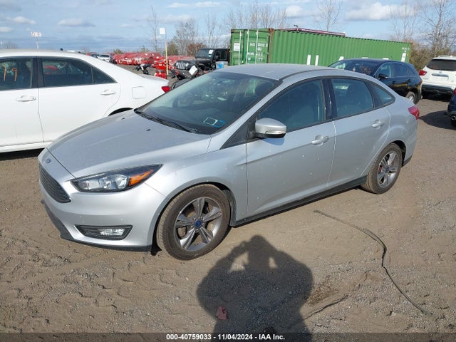 Ford FOCUS SE 2018 1FADP3FE2JL318418 Image 2