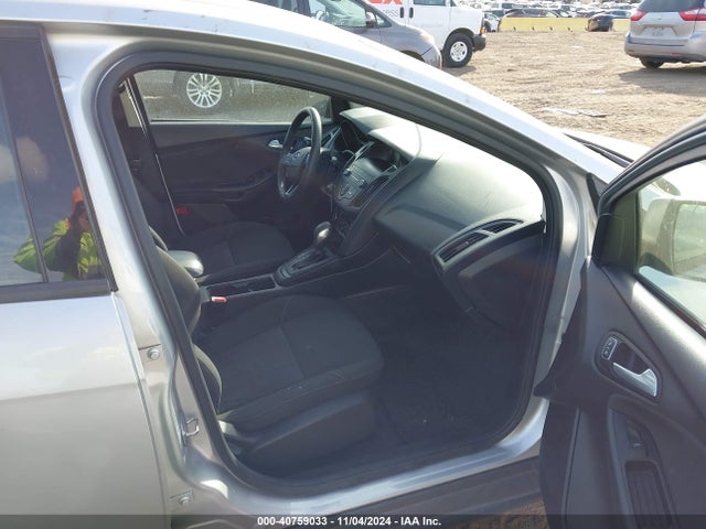Ford FOCUS SE 2018 1FADP3FE2JL318418 Image 5