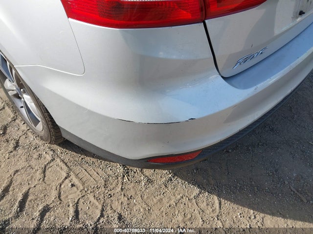 Ford FOCUS SE 2018 1FADP3FE2JL318418 Image 6