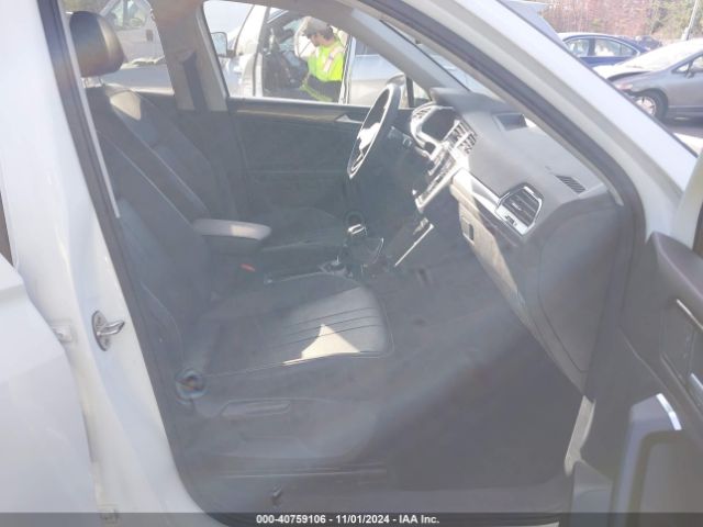 3VV2B7AX9NM082811 Volkswagen Tiguan 2.0t Se