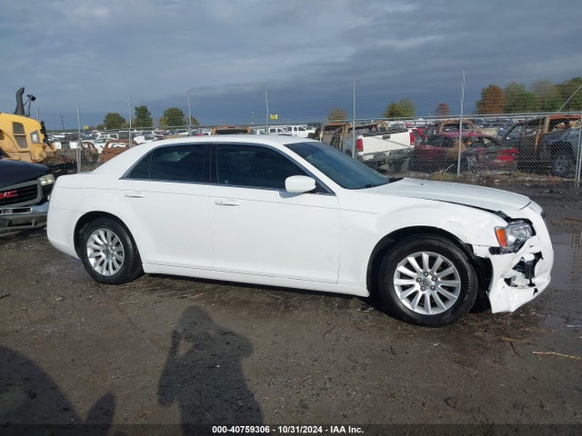 Chrysler 300 2014 2C3CCAAG9EH239902 Image 13