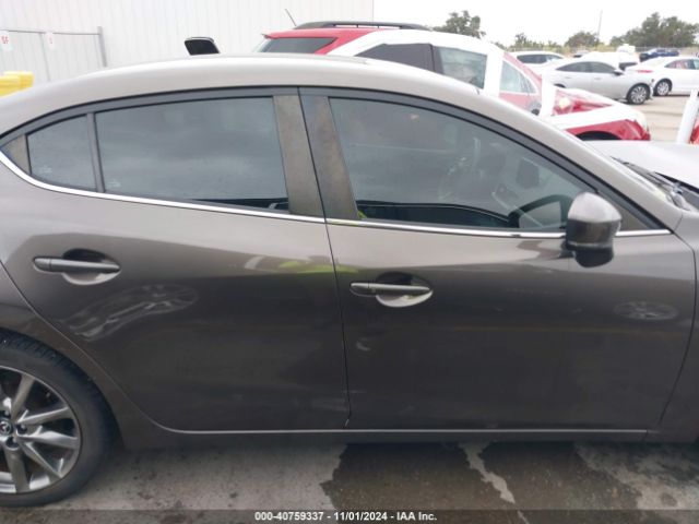 3MZBN1V3XJM161003 Mazda Mazda3 Touring